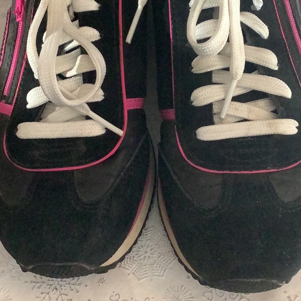 Skechers Shoes View 3